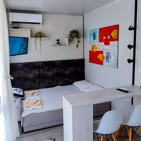 за каравани и кемпери барите - Caravan Pitch Park Barite Варна