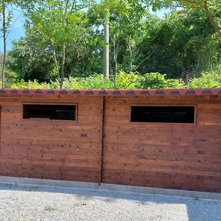 за каравани и кемпери барите - Caravan Pitch Park Barite *