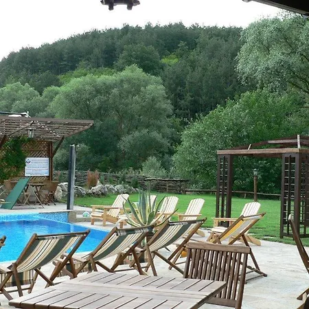 за каравани и кемпери барите - Caravan Pitch Park Barite Campsite