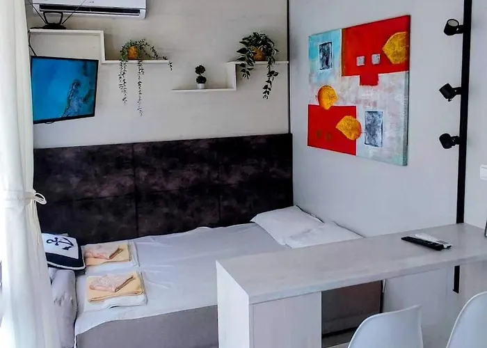 за каравани и кемпери барите - Caravan Pitch Park Barite فارنا